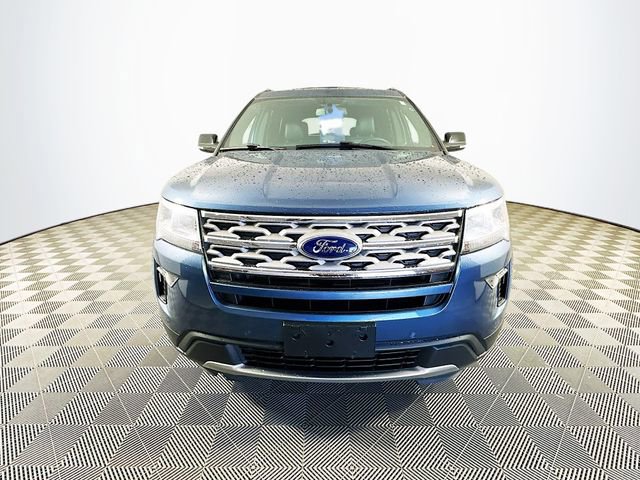 Certified 2018 Ford Explorer XLT w/ Equipment Group 202A FWD image 5