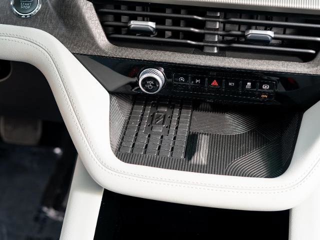 Certified 2025 Ford Explorer Platinum w/ Ultimate Package image 31