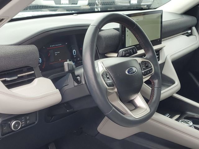 Certified 2025 Ford Explorer Active w/ Active Comfort Package AWD/4WD image 12