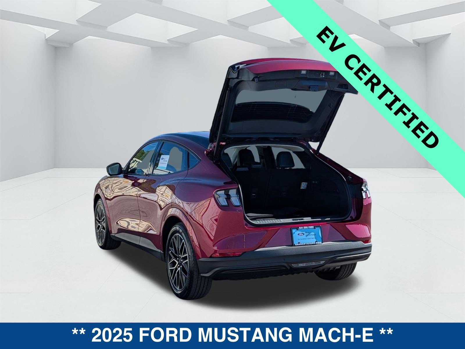 Certified 2025 Ford Mustang Mach-E Premium image 3