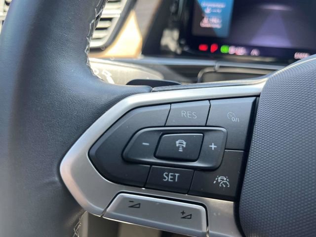 Used 2024 Volkswagen Atlas SE w/ Black Wheel Package FWD image 23