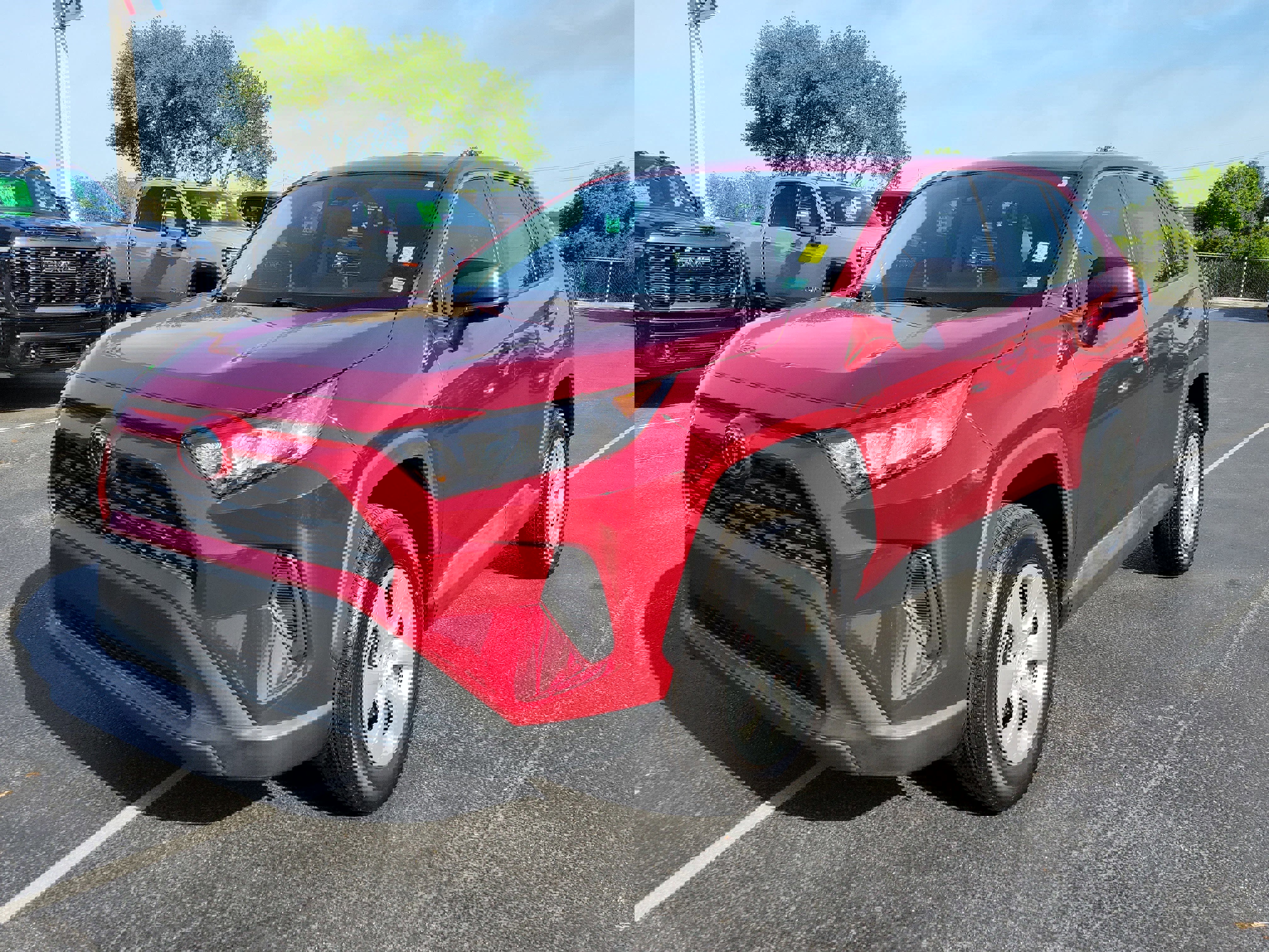 Used 2022 Toyota RAV4 LE FWD image 5