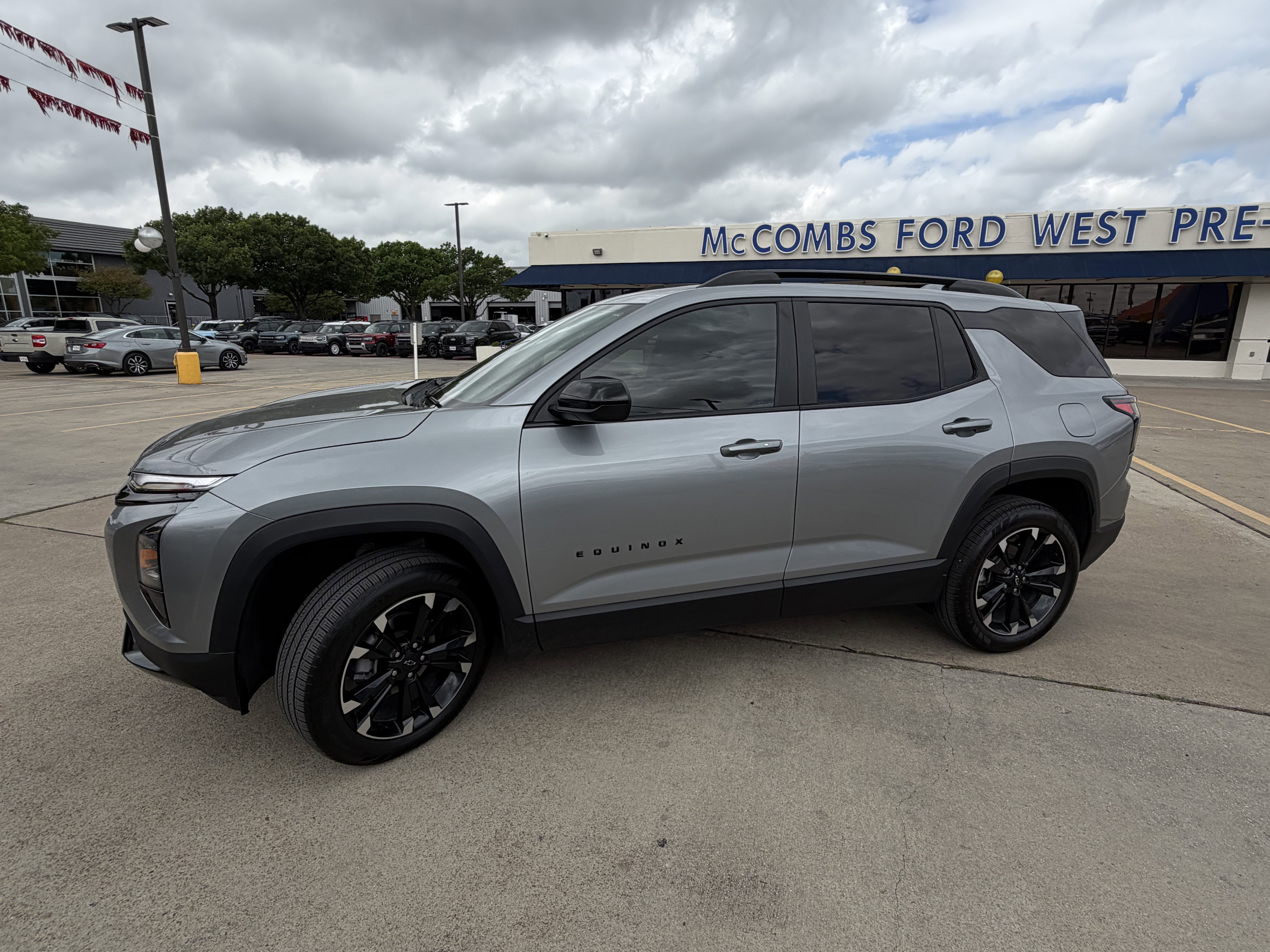 Used 2026 Chevrolet Equinox RS image 8