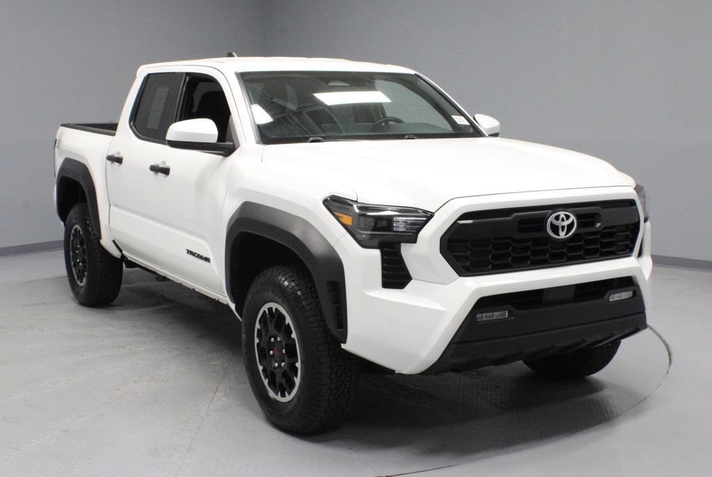 Used 2025 Toyota Tacoma TRD Off-Road AWD/4WD image 1