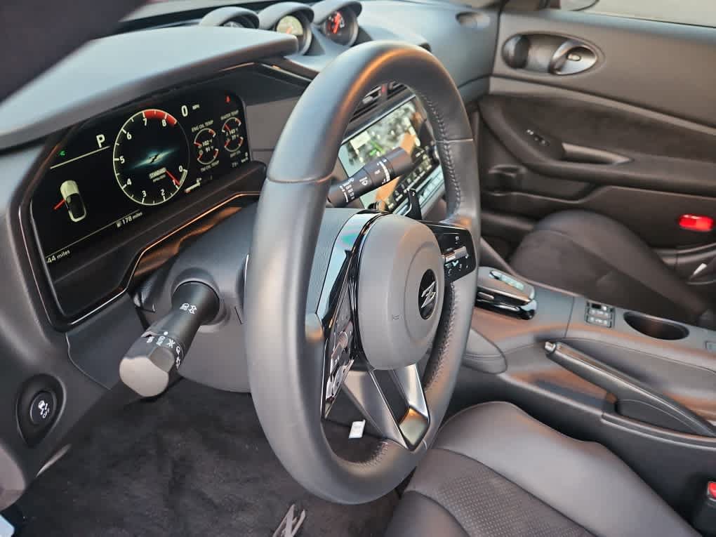 Used 2025 Nissan Z Performance w/ Floor Mat Package RWD image 9