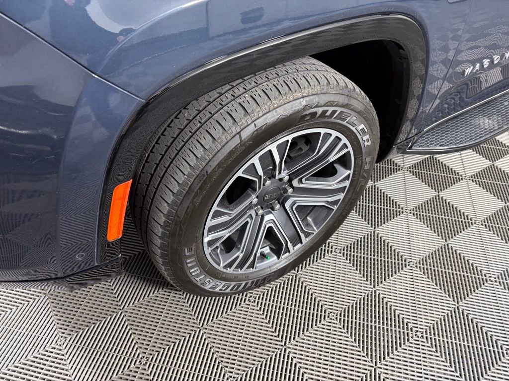 Used 2024 Jeep Wagoneer L Series II w/ Flexible Seating Group image 11