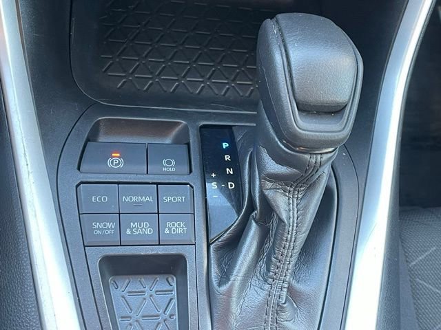 Used 2021 Toyota RAV4 XLE w/ Convenience Package image 27