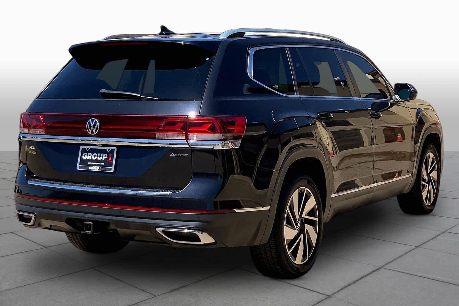 Used 2024 Volkswagen Atlas SEL AWD/4WD image 12