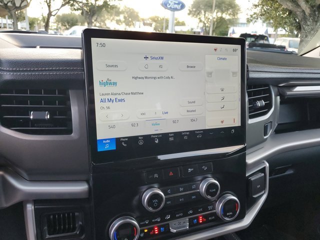 Certified 2024 Ford Expedition XLT image 24