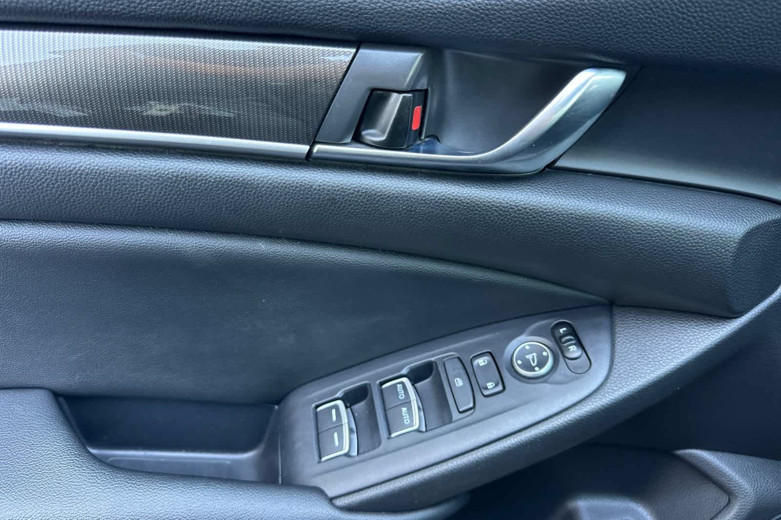 Used 2020 Honda Accord Sport image 13