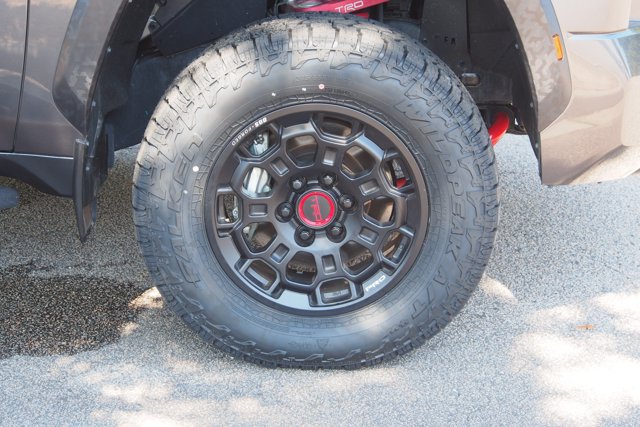 Used 2025 Toyota Tundra TRD Pro AWD/4WD image 10