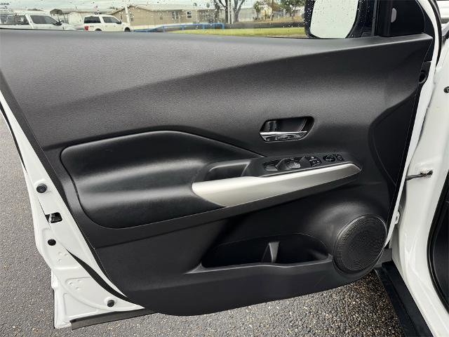 Used 2020 Nissan Kicks SR w/ SR Premium Package image 12