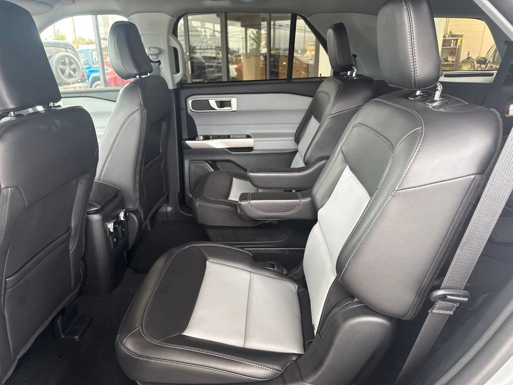 Certified 2024 Ford Explorer XLT w/ Equipment Group 202A AWD/4WD image 12