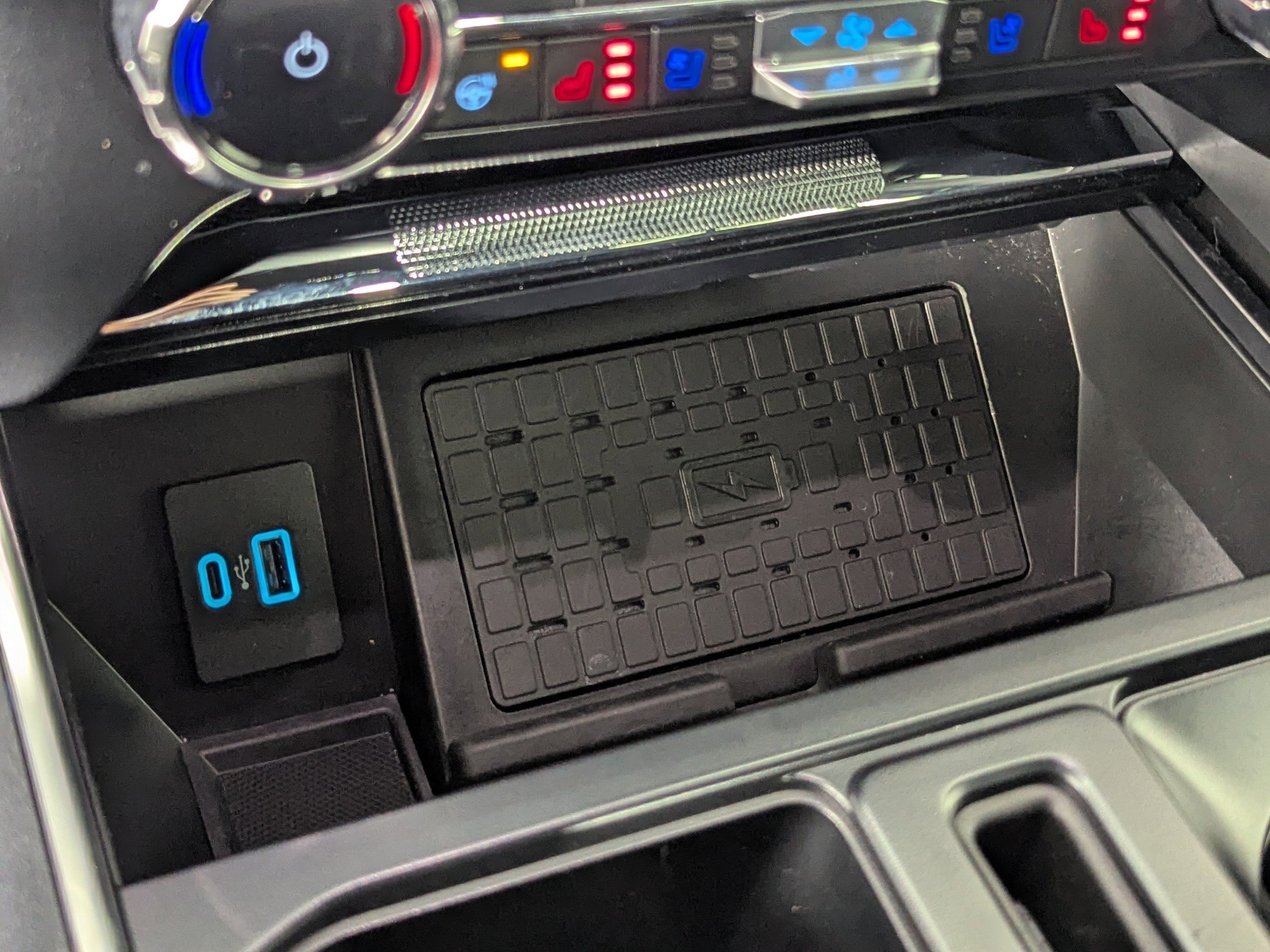 Certified 2023 Ford F150 Raptor w/ Raptor Carbon Fiber Package image 26