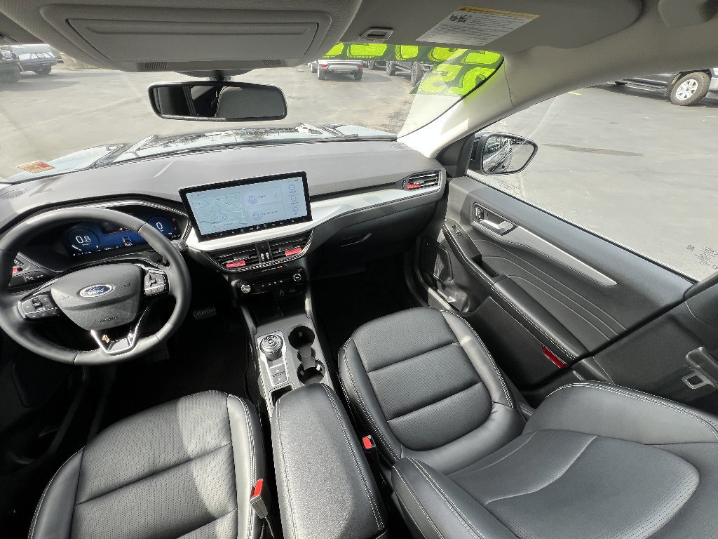 Certified 2025 Ford Escape Platinum AWD/4WD image 21