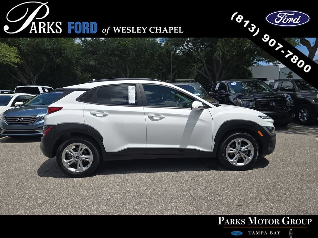 Used 2022 Hyundai Kona SEL w/ Cargo Package FWD image 3
