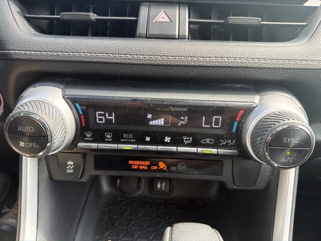 Used 2019 Toyota RAV4 XLE w/ Carpet Mat Package AWD/4WD image 28