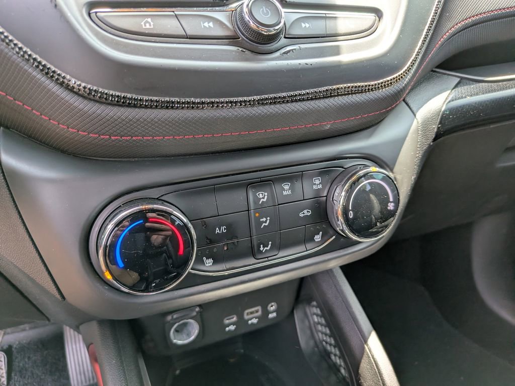 Used 2023 Chevrolet TrailBlazer RS AWD/4WD image 27
