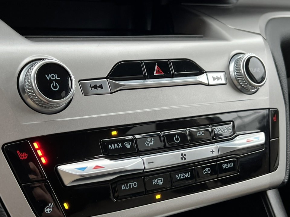 Certified 2022 Ford Explorer XLT w/ Equipment Group 202A image 32