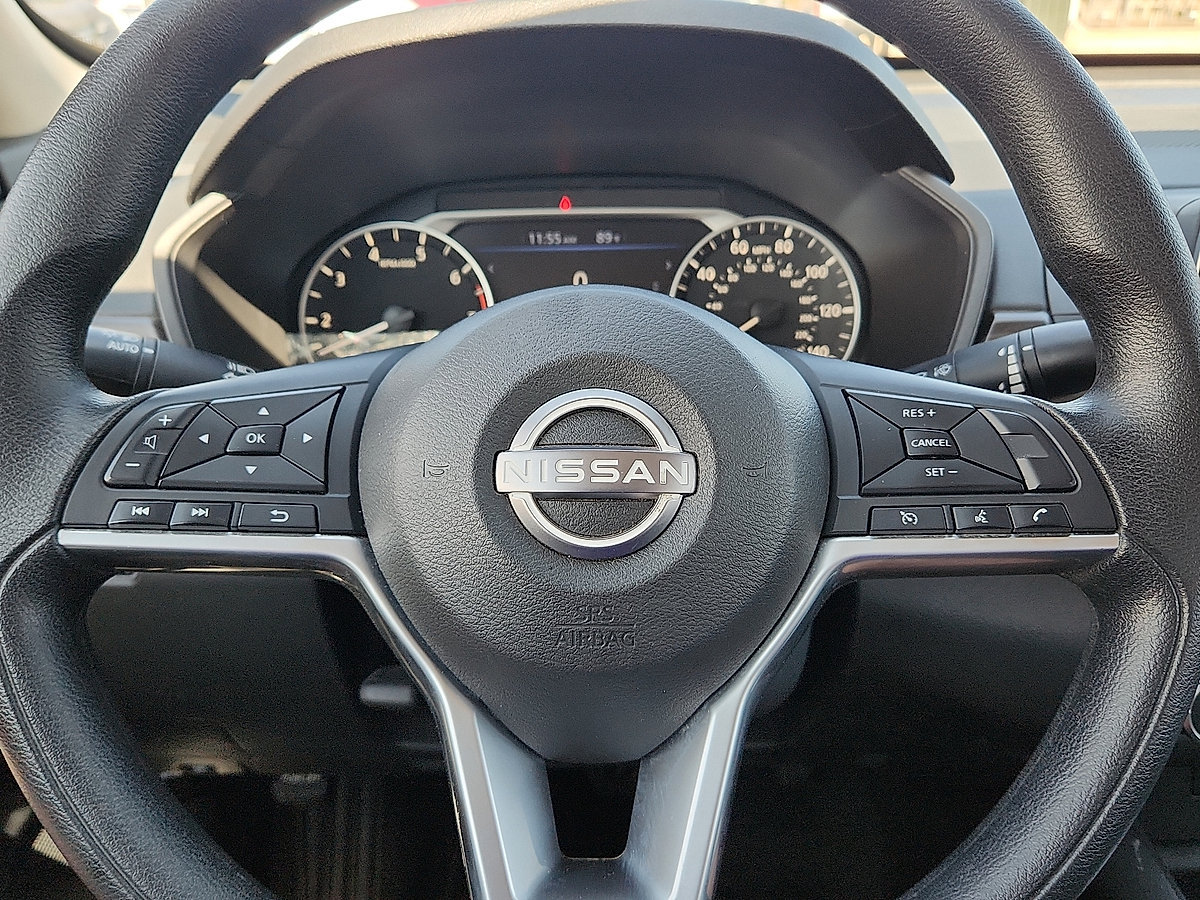 Used 2025 Nissan Altima 2.5 SV FWD image 12