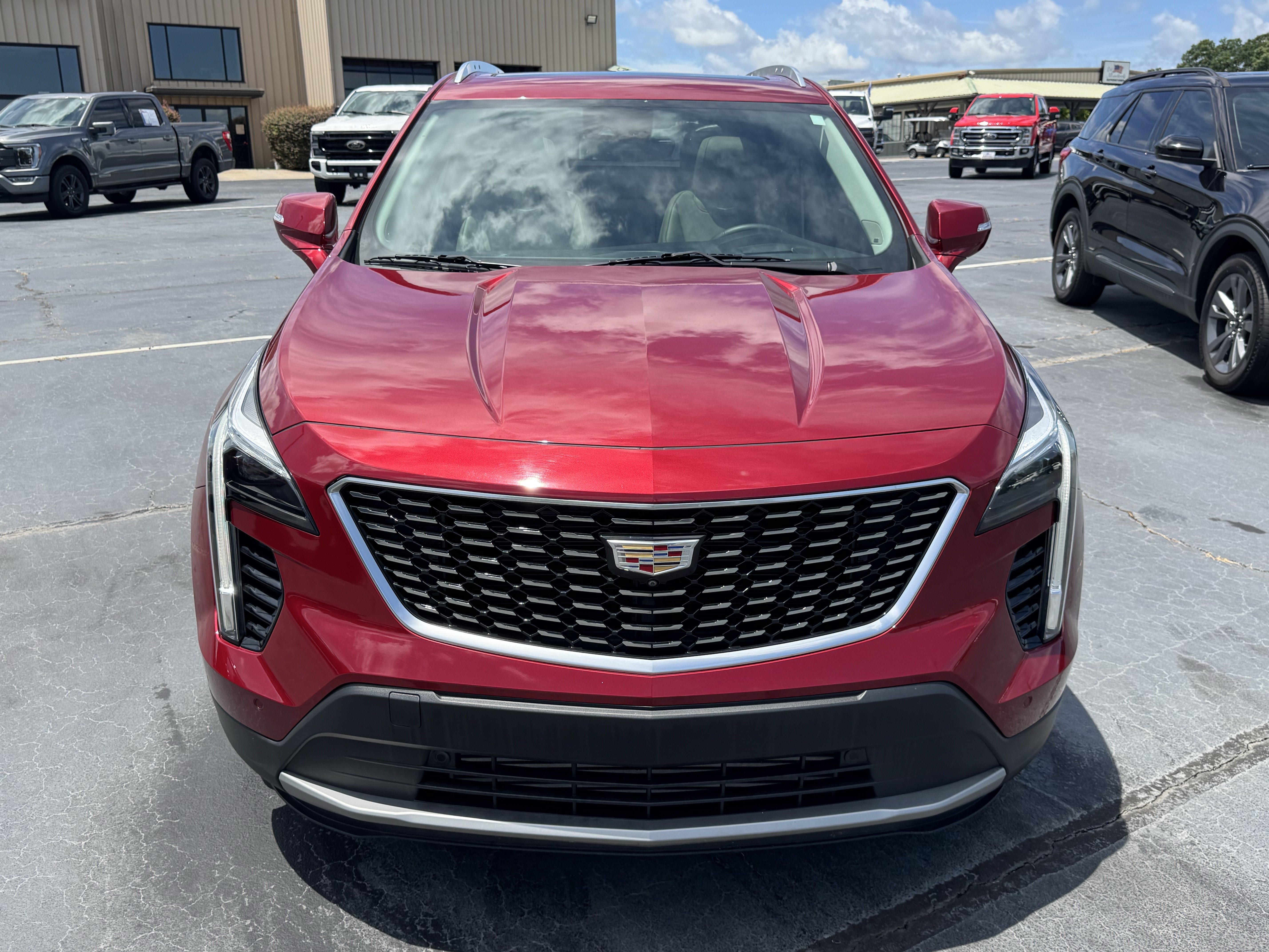 Used 2019 Cadillac XT4 Premium Luxury FWD image 3