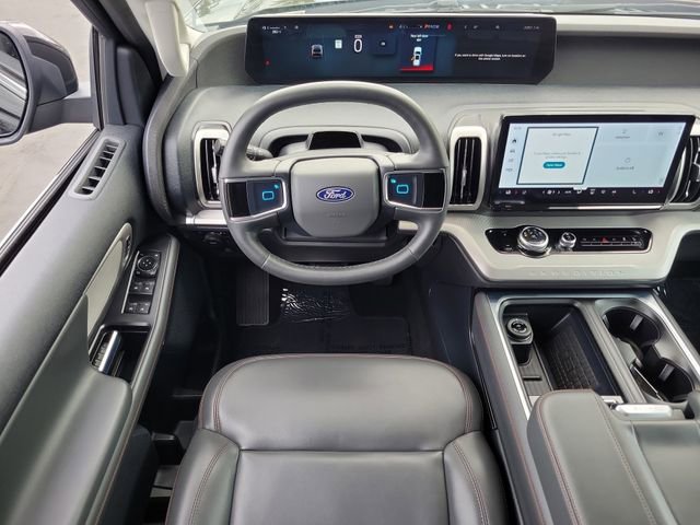 Certified 2025 Ford Expedition Active AWD/4WD image 7