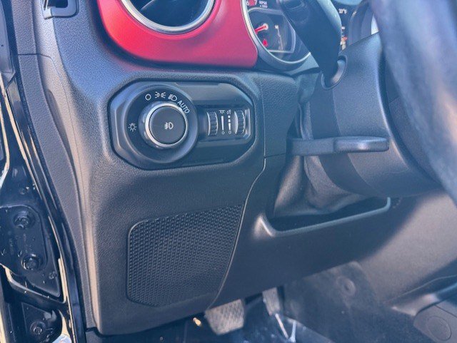 Used 2018 Jeep Wrangler Unlimited Rubicon w/ Dual Top Group image 13