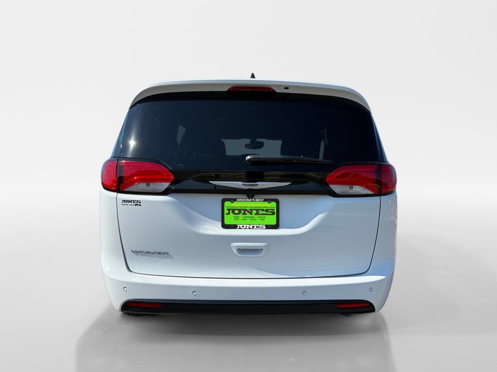 Used 2025 Chrysler Voyager LX FWD image 5