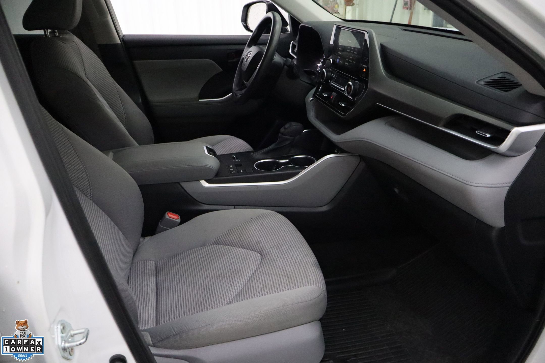 Used 2023 Toyota Highlander L image 28