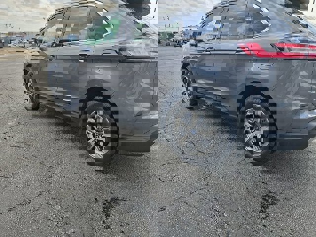 Certified 2021 Ford Edge SEL w/ Convenience Package image 3