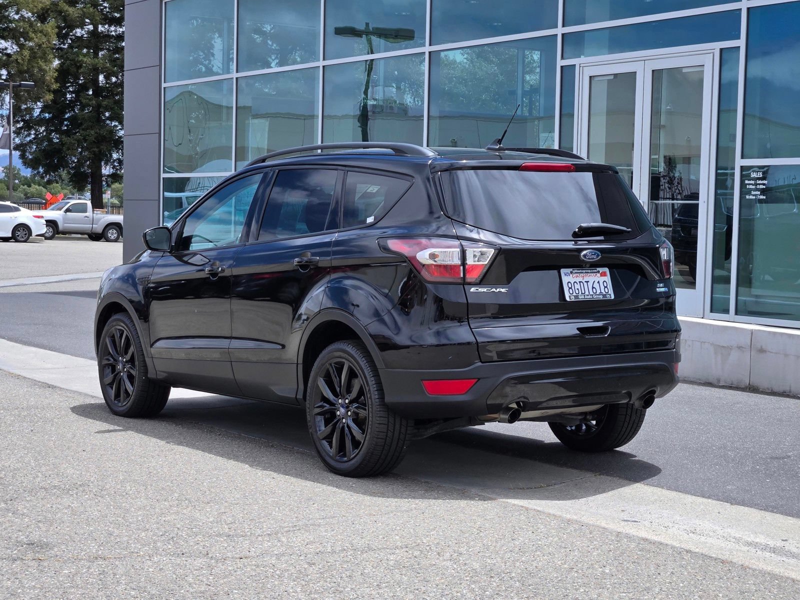 Certified 2018 Ford Escape SE w/ SE Sport Appearance Package AWD/4WD image 6