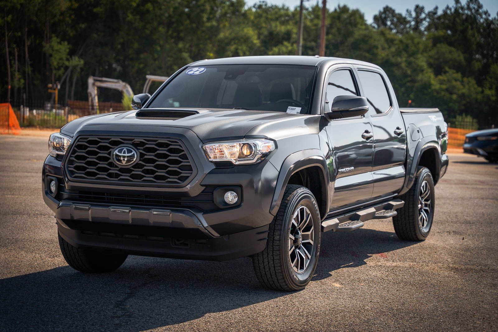Used 2022 Toyota Tacoma TRD Sport w/ Technology Package RWD image 6