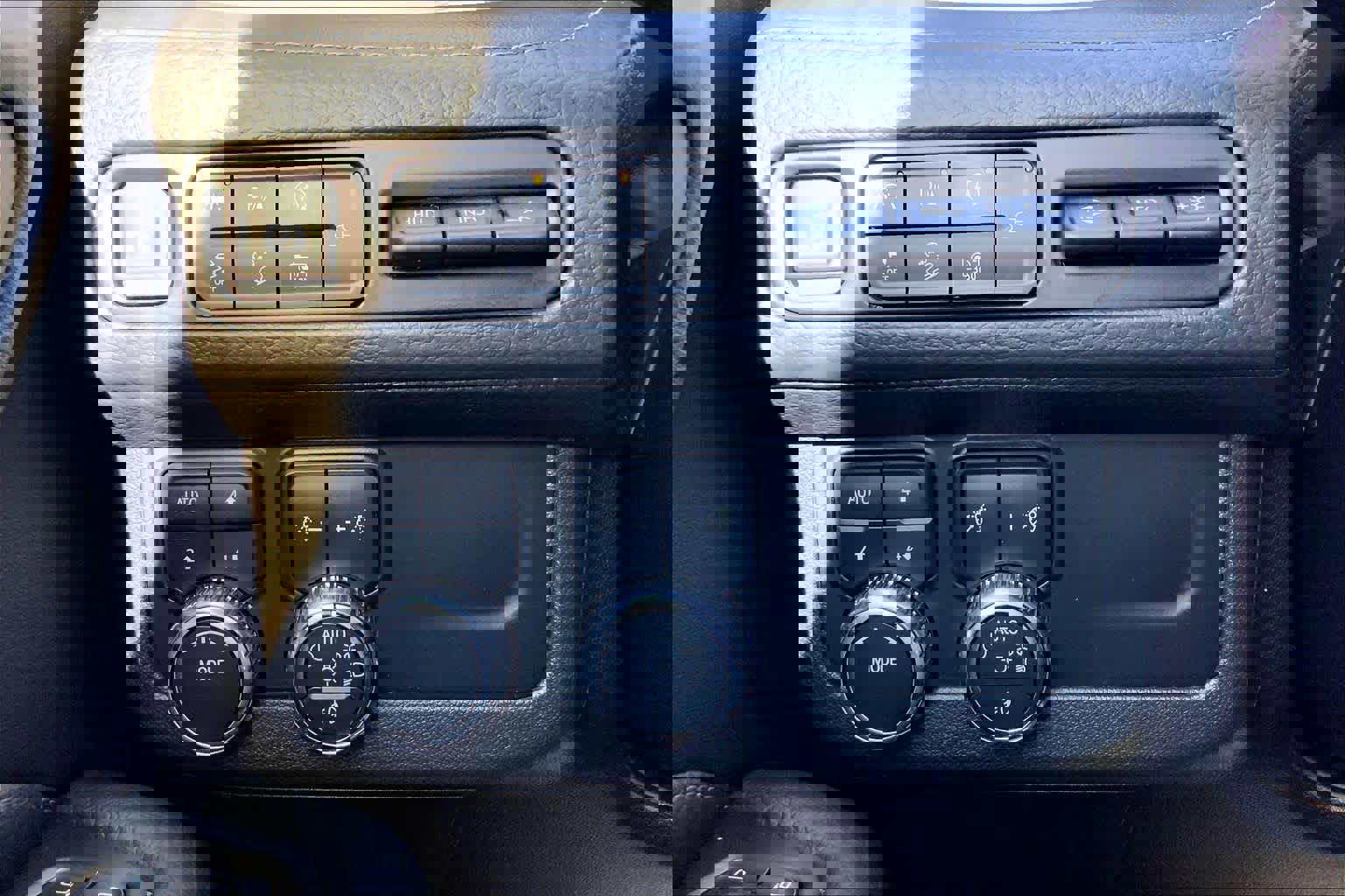 Used 2022 GMC Yukon Denali image 36