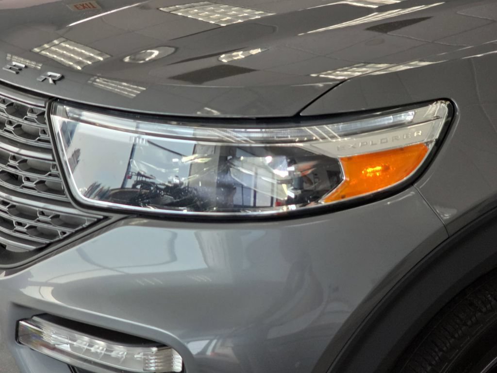 Certified 2023 Ford Explorer XLT w/ Equipment Group 202A AWD/4WD image 29