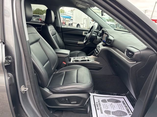 Certified 2023 Ford Explorer XLT w/ Equipment Group 202A AWD/4WD image 37