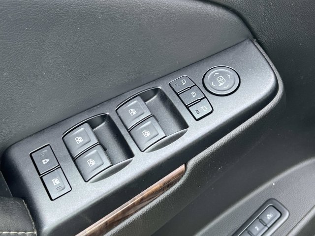 Used 2018 Chevrolet Tahoe LT w/ LT Signature Package AWD/4WD image 20