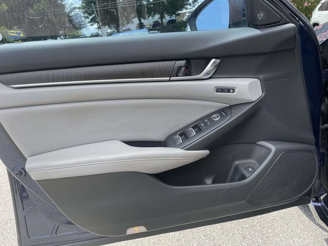 Used 2018 Honda Accord Touring image 18