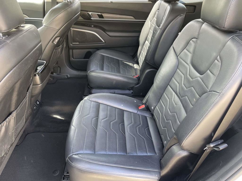 Used 2021 Kia Telluride SX w/ SX Prestige Package image 12