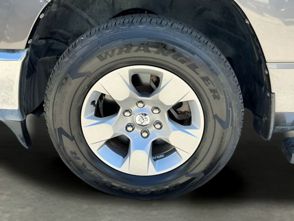 Used 2023 RAM 1500 Big Horn AWD/4WD image 35
