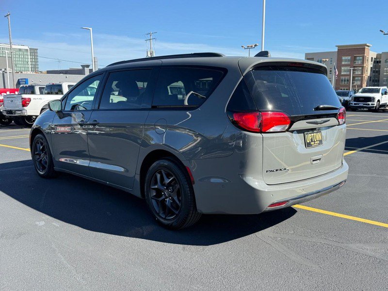 Used 2020 Chrysler Pacifica Touring-L Plus w/ Advanced Safetytec Group FWD image 7