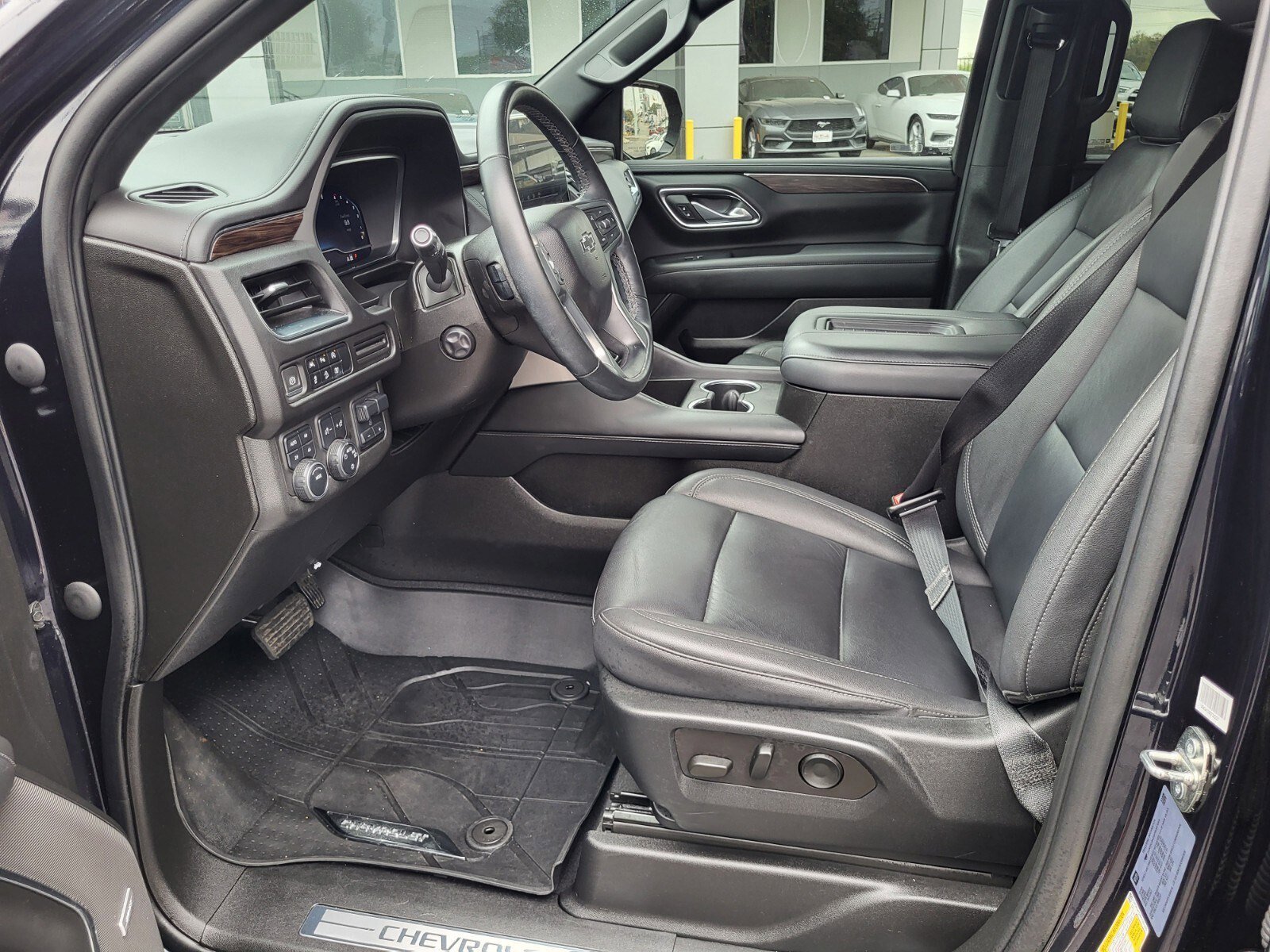 Used 2023 Chevrolet Suburban Z71 w/ Luxury Package image 20