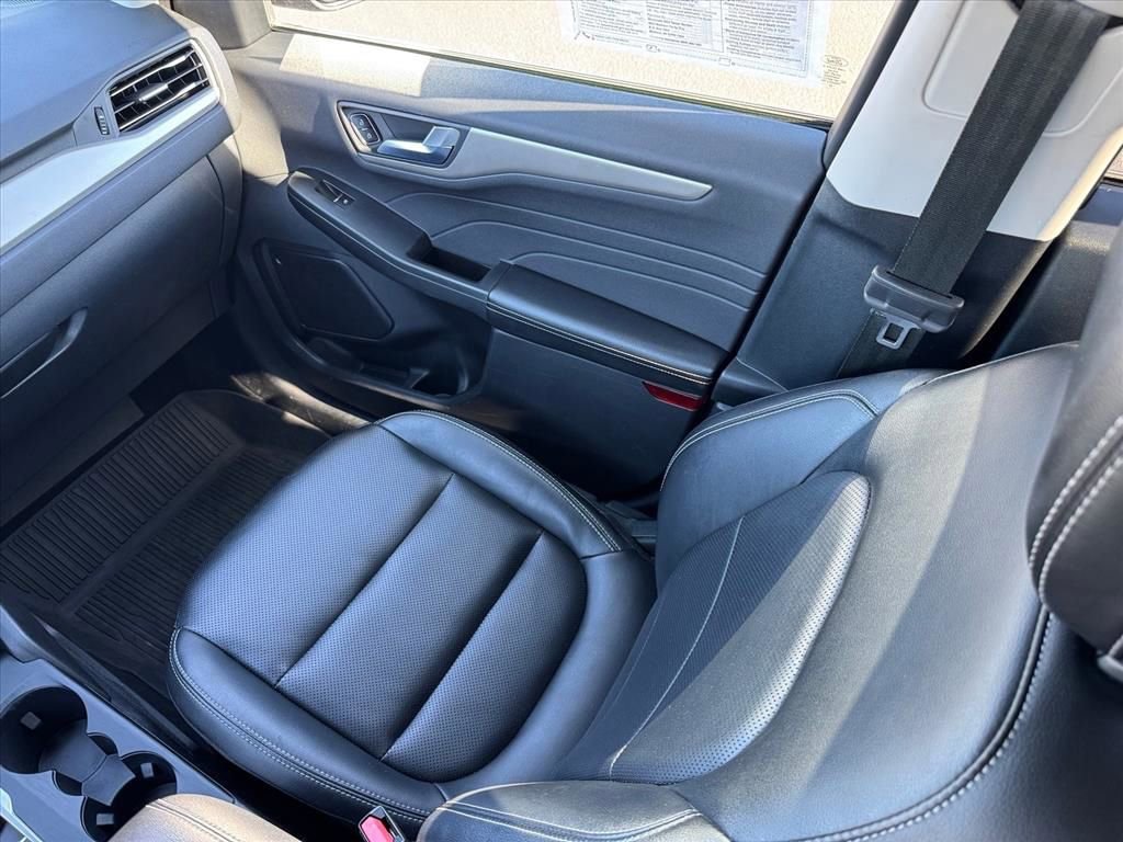 Certified 2022 Ford Escape SEL image 18