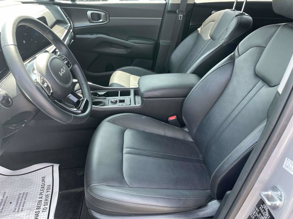 Used 2025 Kia Sorento S w/ Panoramic Sunroof Package FWD image 13