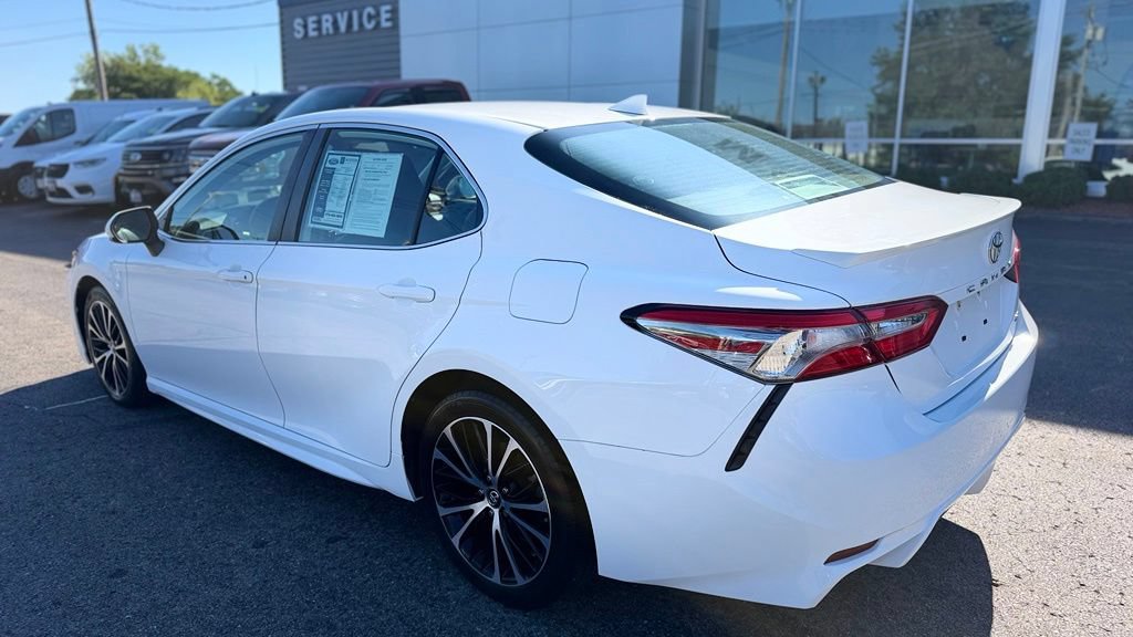 Used 2019 Toyota Camry SE w/ Carpet Mat Package FWD image 5