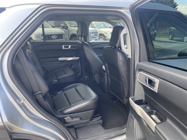 Certified 2024 Ford Explorer XLT w/ Equipment Group 202A AWD/4WD image 6