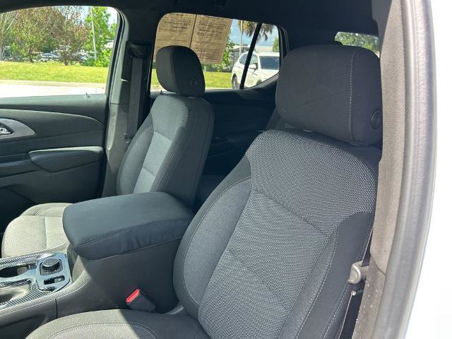 Used 2022 Chevrolet Traverse LT FWD image 21