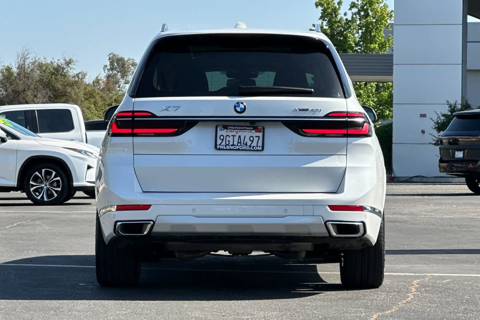 Used 2023 BMW X7 xDrive40i w/ Premium Package image 4