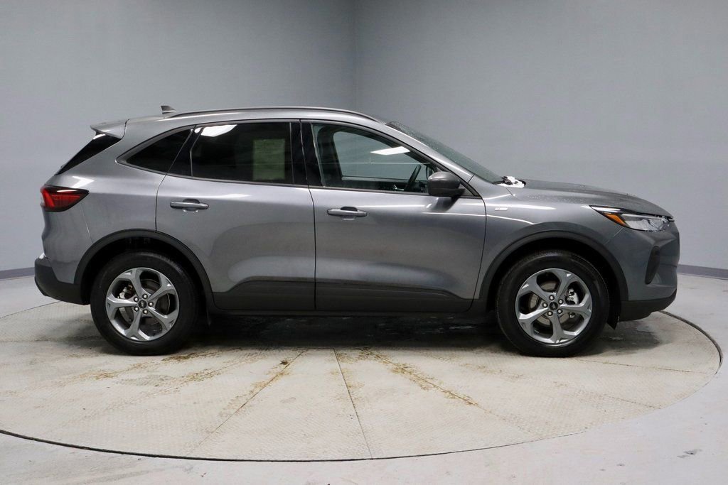 Certified 2025 Ford Escape ST-Line image 6