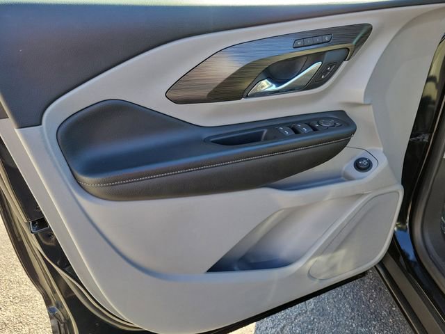 Used 2023 GMC Terrain SLT image 23