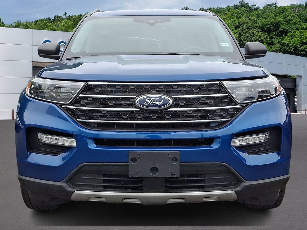 Certified 2022 Ford Explorer XLT w/ Equipment Group 202A AWD/4WD image 2